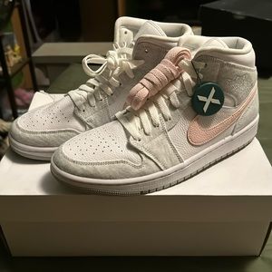 Women’s Air Jordan 1 Mid SE